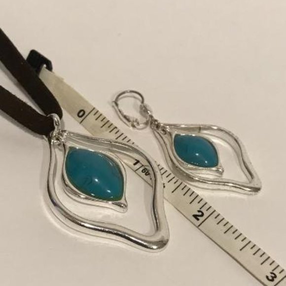 Villager By Liz Claiborne Pendant Necklace & Earrings Set - Picture 7 of 8